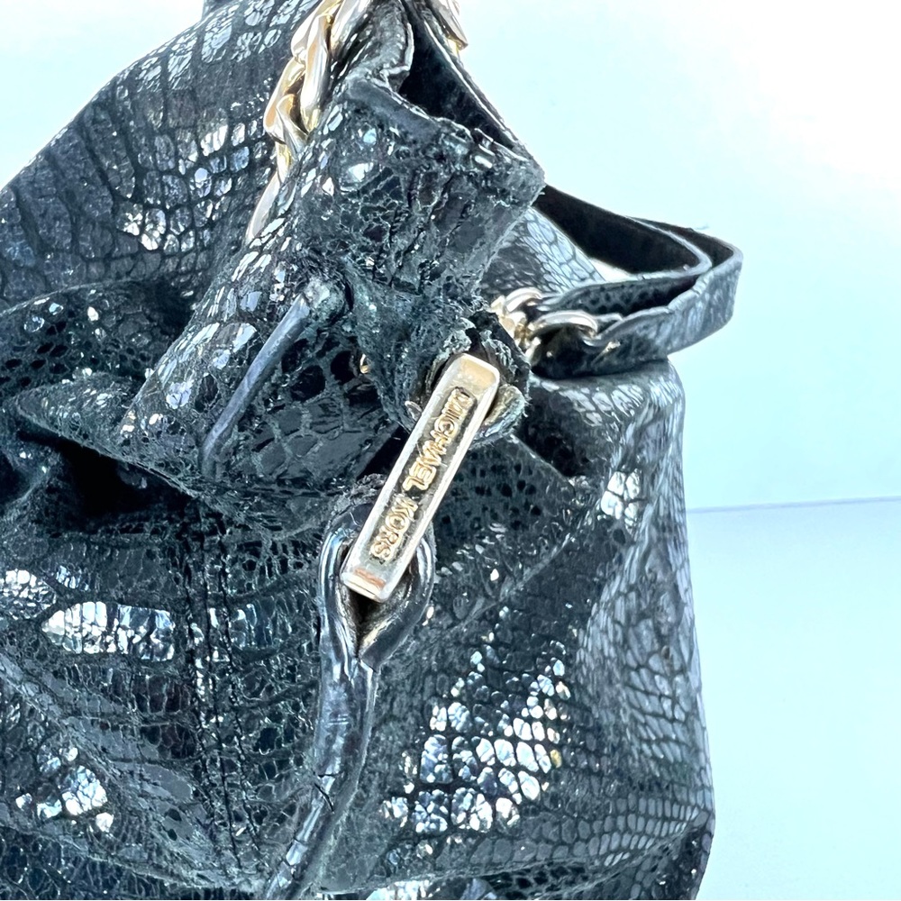 ♦️SOLD♦️MICHAEL KORS Jet Black Snake Python Embossed Patent Leather Shoulder Bag - Picture 5 of 15